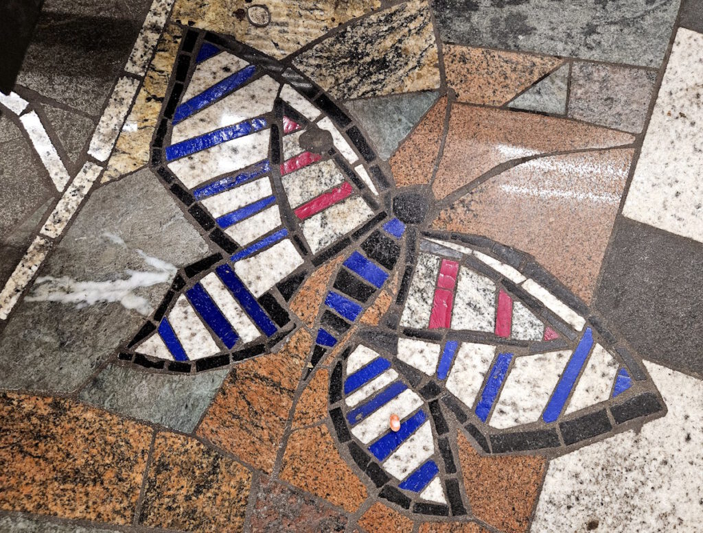 Haderner Stern: Bodenmosaik von Ricarda Dietz
