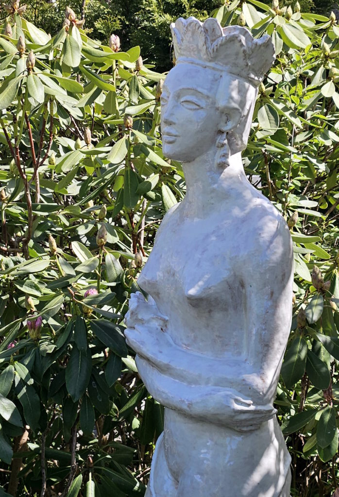 Mädchen-Statue