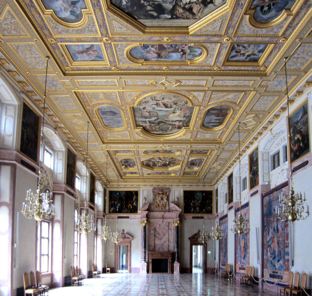 Historische Bauwerke Residenz München Kaisersaal