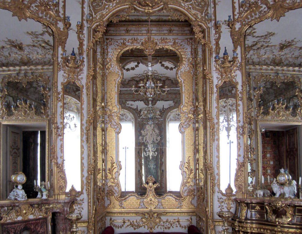 Residenz-Museum: Spiegel- und Porzellankabinett