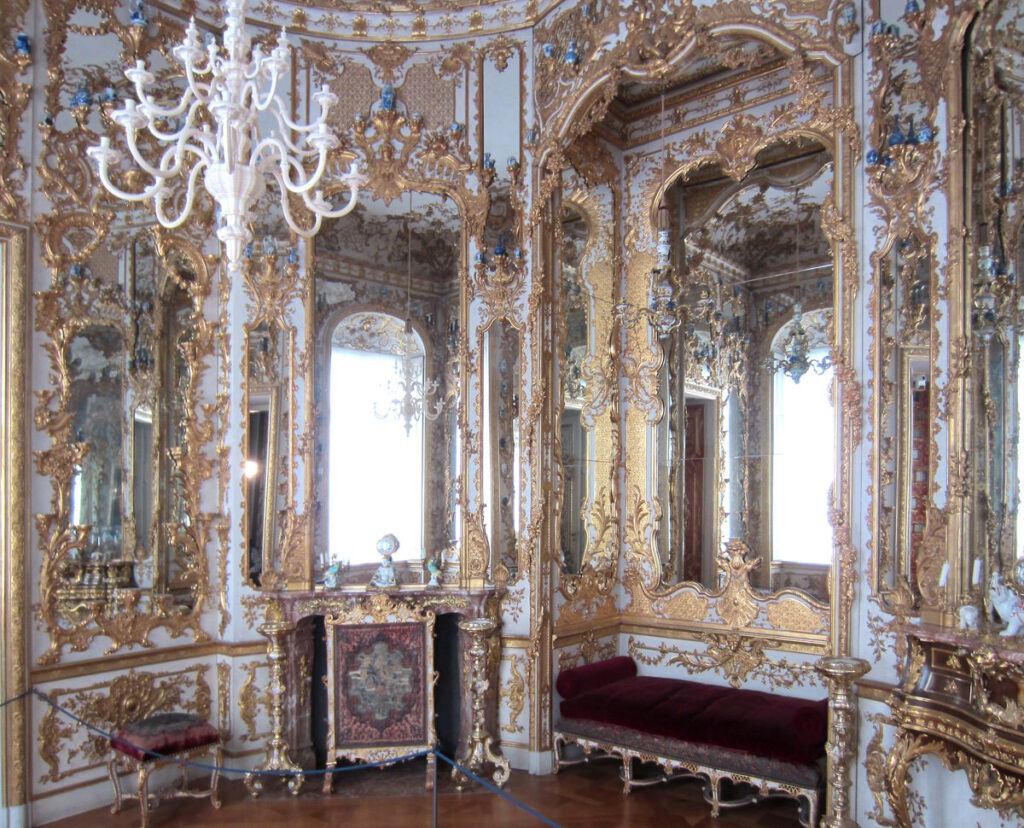 Residenz-Museum: Spiegel- und Porzellankabinett