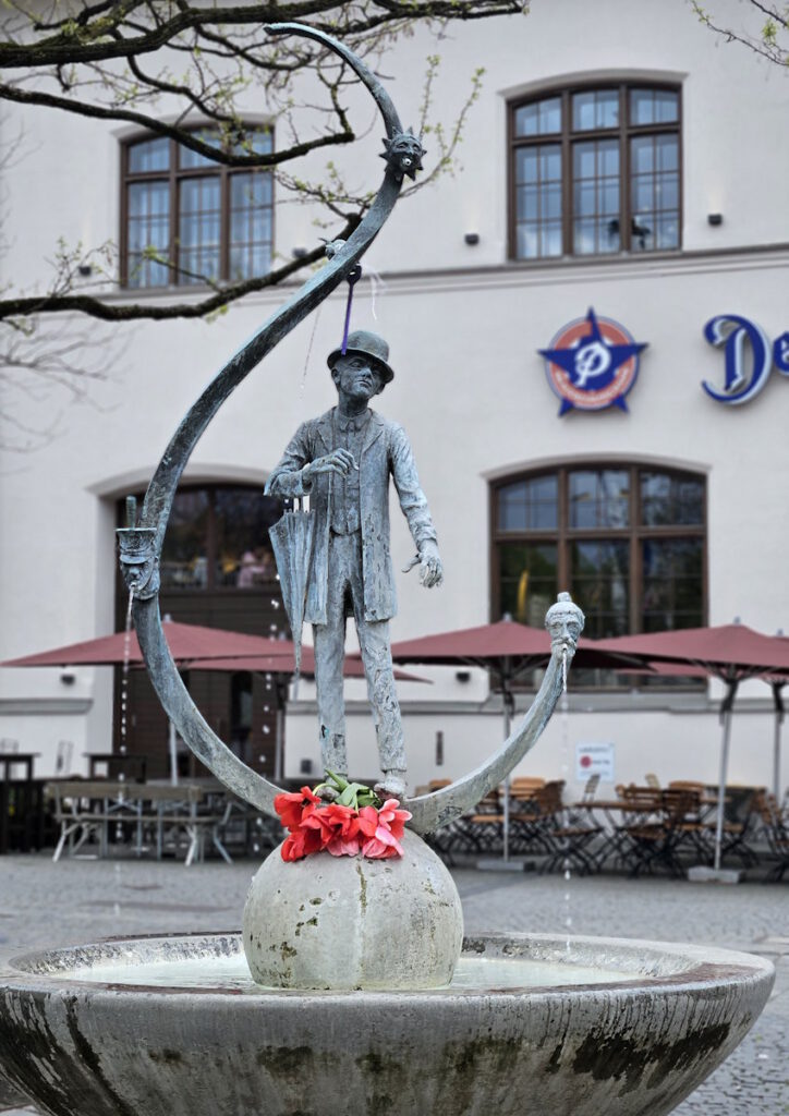 Viktualienmarkt: Karl-Valentin-Brunnen