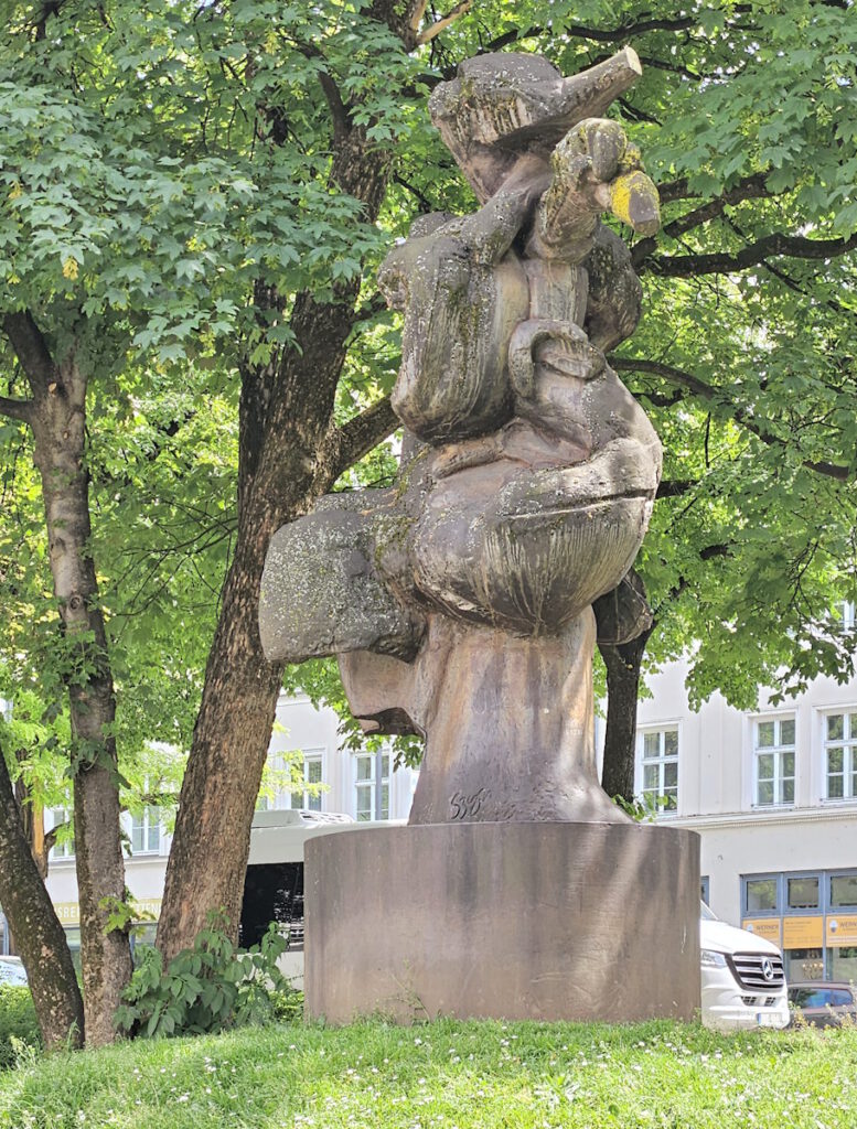Angerviertel München: Öffentliche Rose am Isasrtorplatz