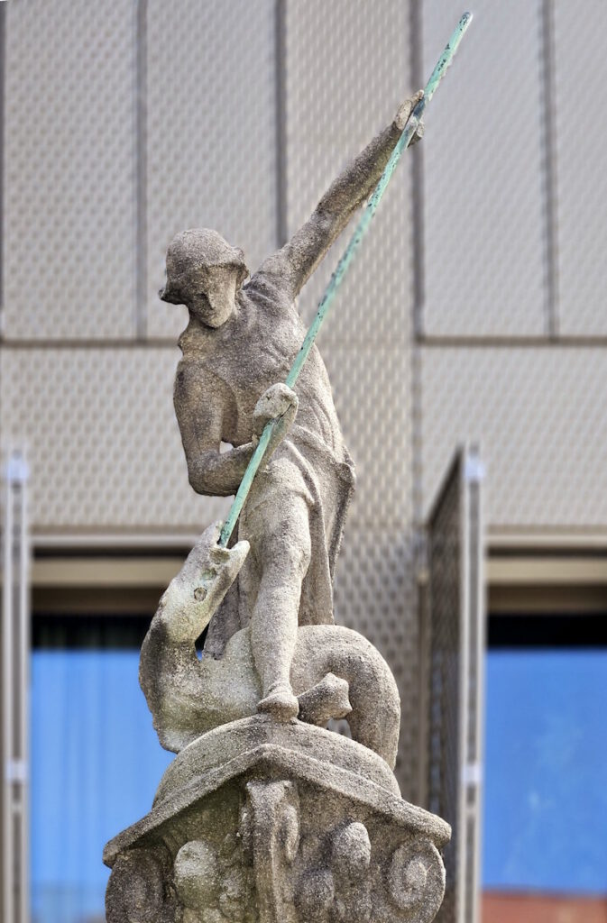 Heinrich Düll und Georg Pezold: St.-Georgi-Brunnen