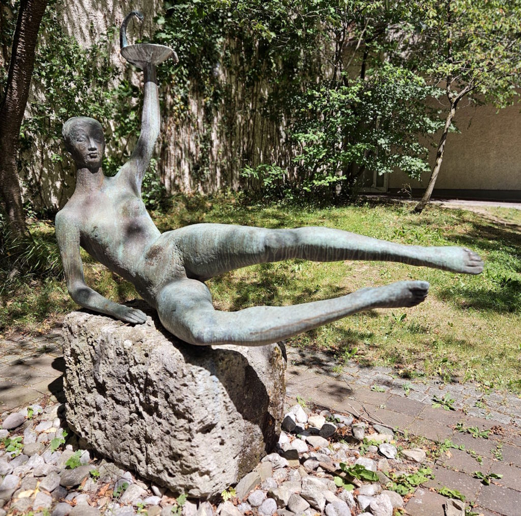 Josef Fromm Quellennymphe Brunnen