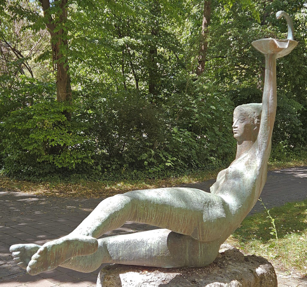 Josef Fromm Quellennymphe Brunnen