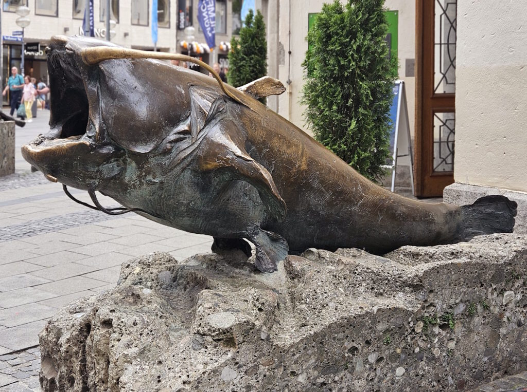 Claus Nageler Waller vor dem Jagdmuseum München