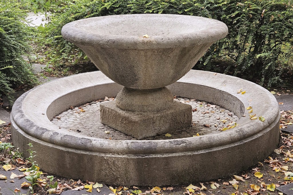 Brunnen im Innenhof Promenadeplatz 10