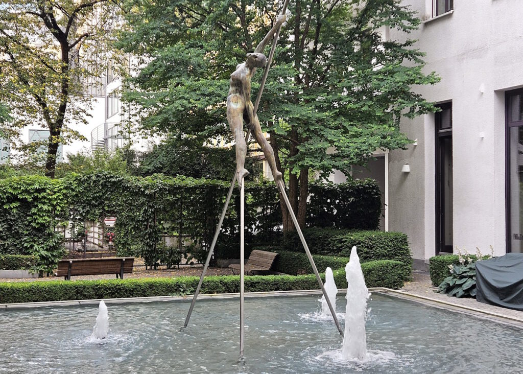 Brunnen im Innenhof Promenadeplatz 12