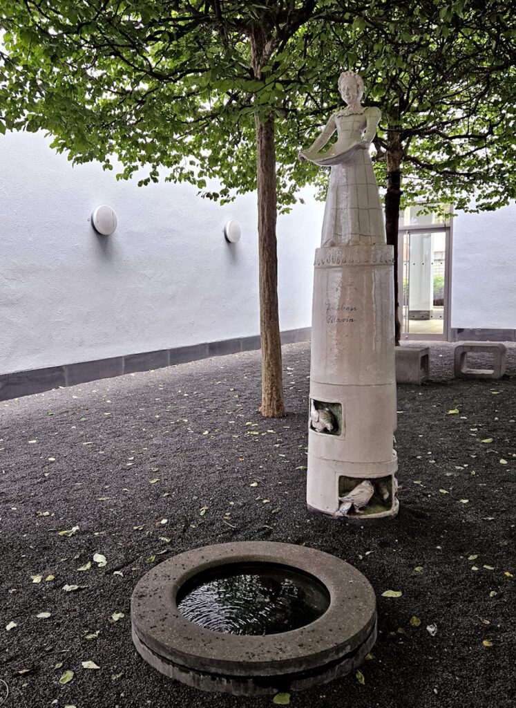 Tauben-Marie im Amirahof