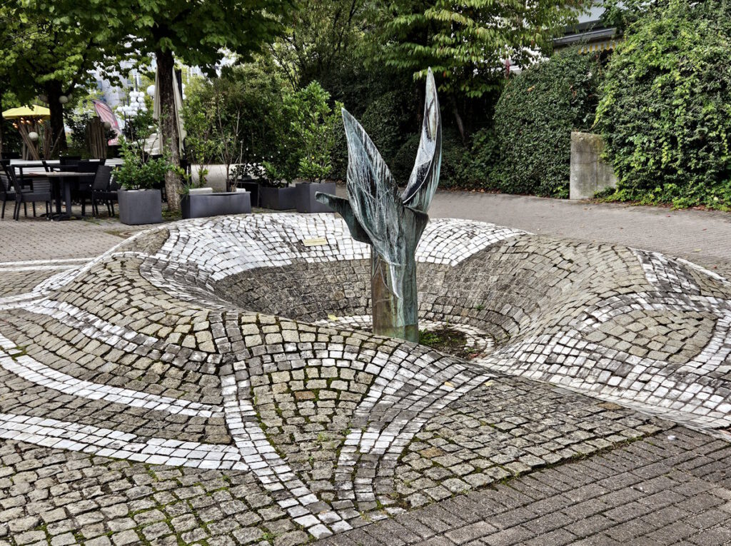 Brunnen im Arabellapark von Hans Prähofer