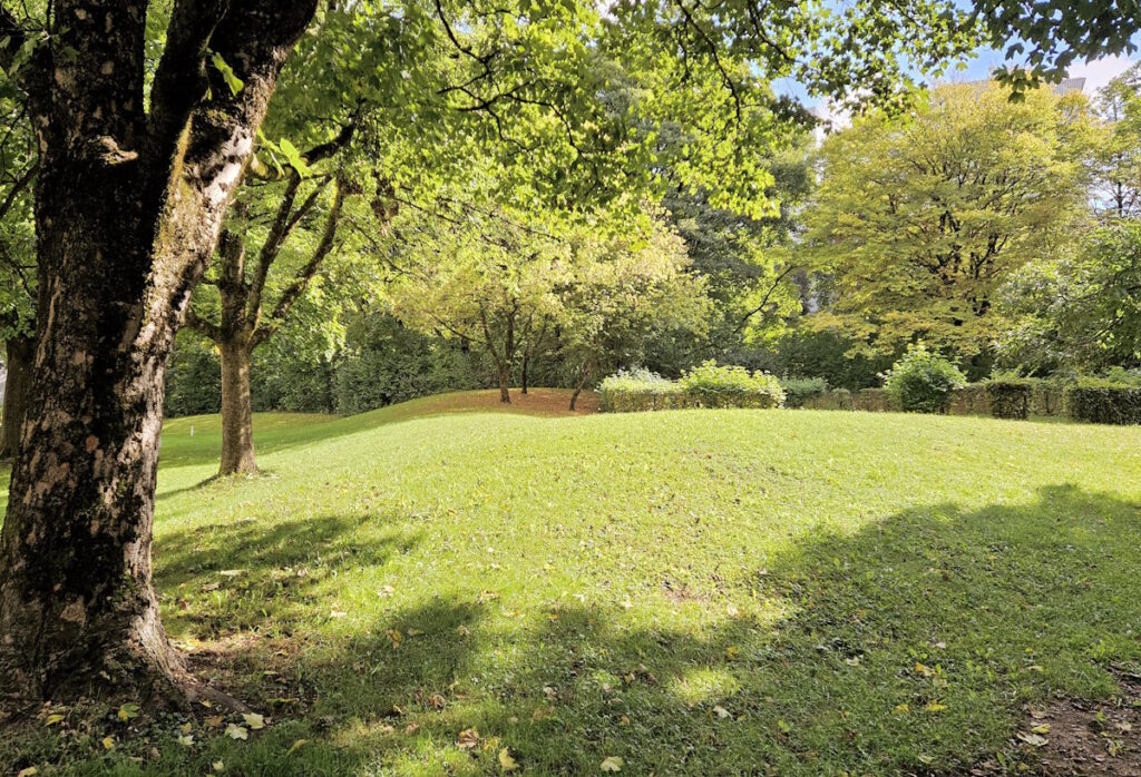 Grünanlage in Englschalking Fideliopark