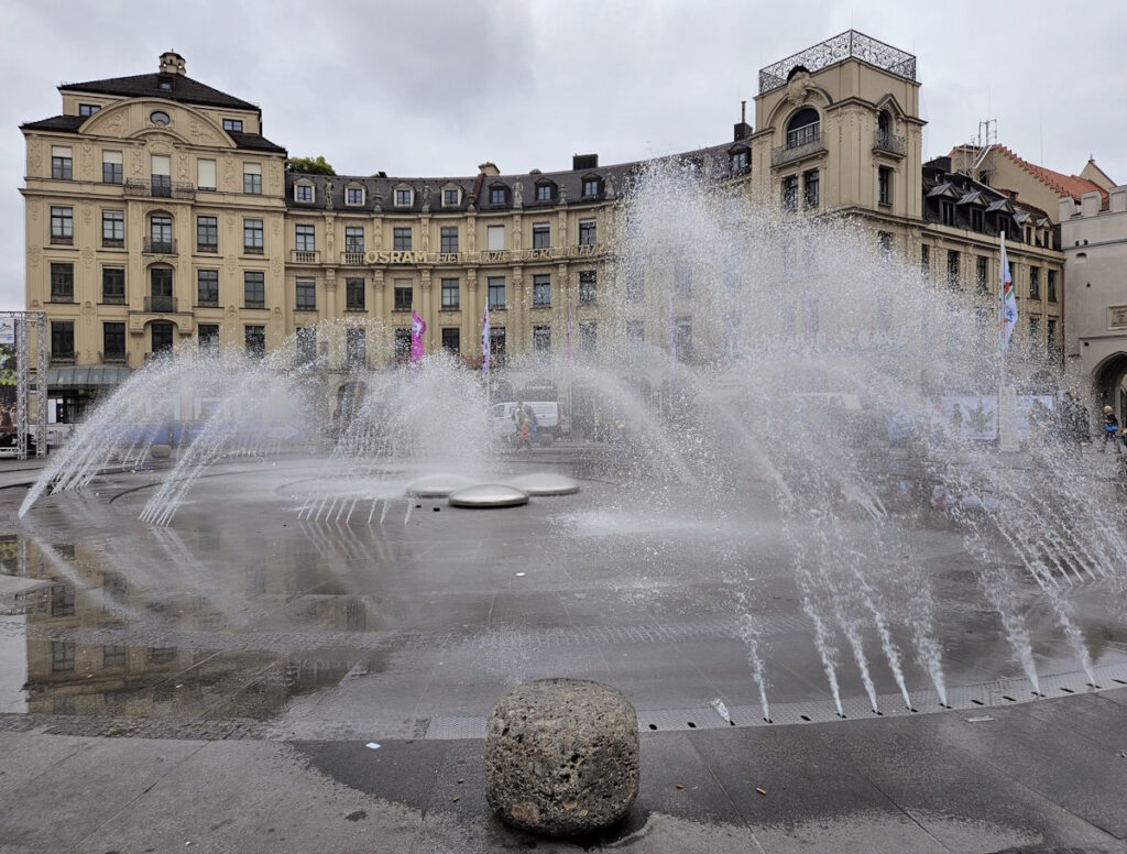 Stachus Brunnen
