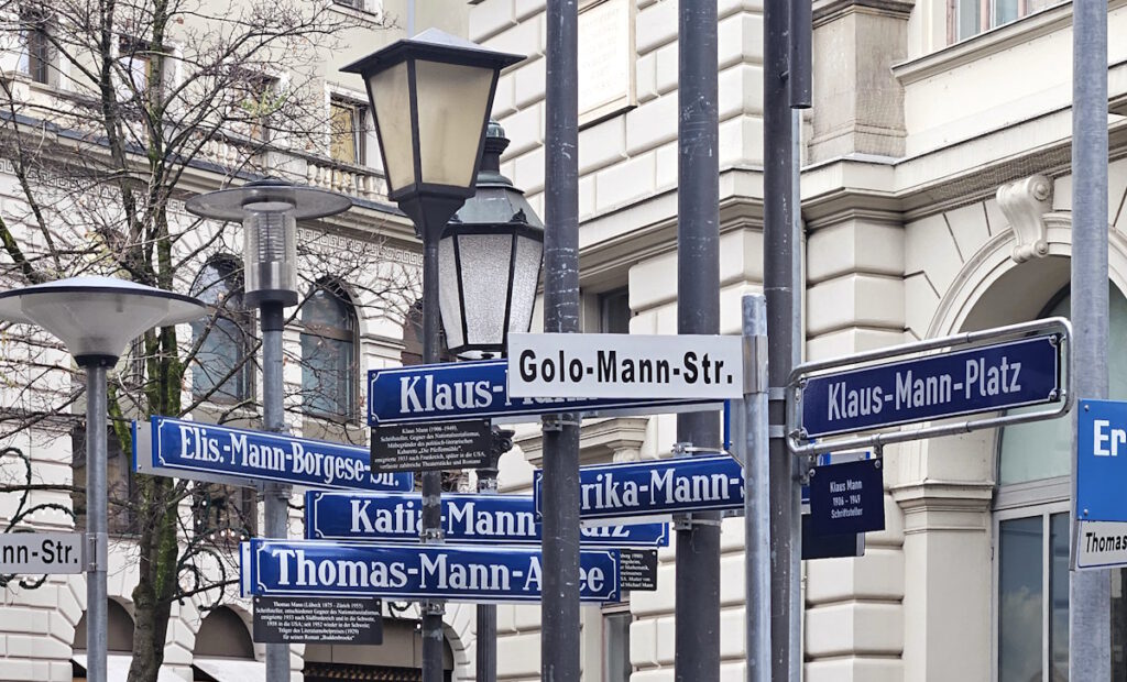 Albert Coers Straßen Namen Leuchten Denkmal Familie Mann