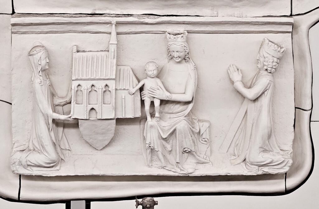 U-Bahnhof München Lehel Stifterrelief