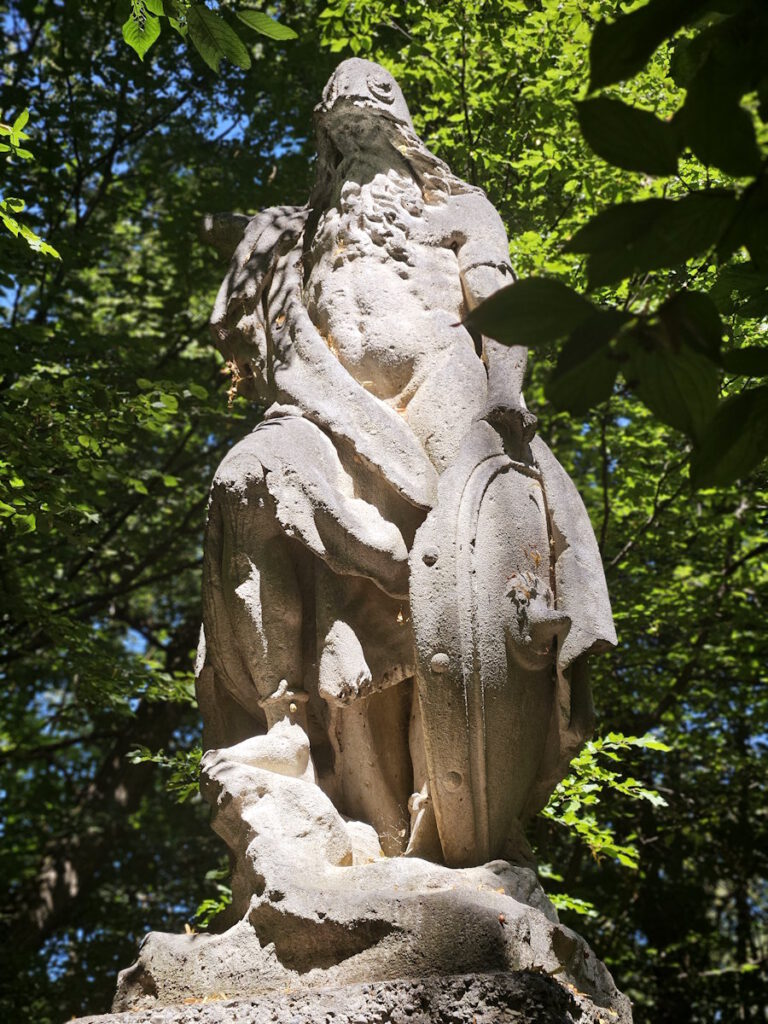 Odin-Statue im Odinshain