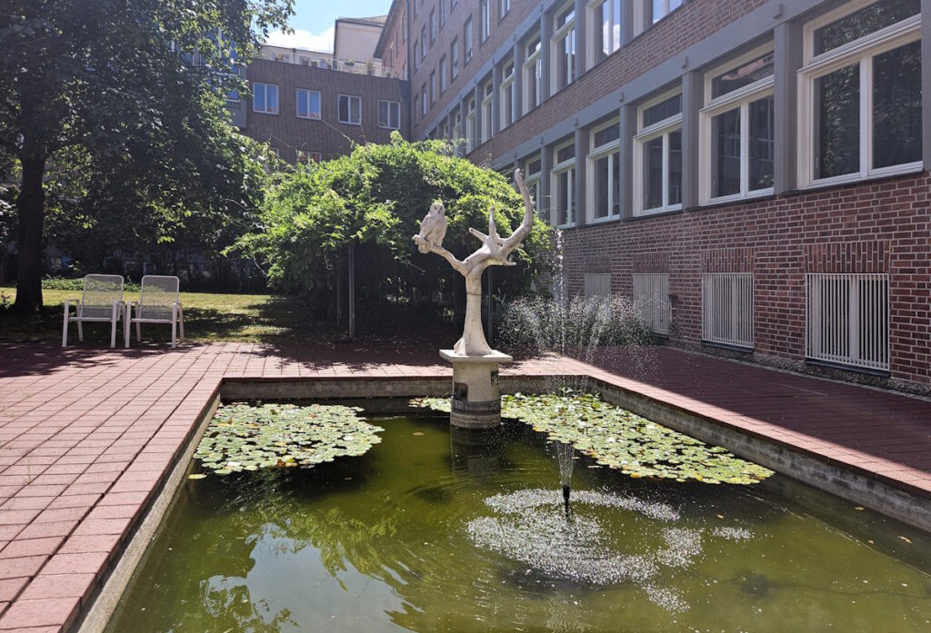 Josef Henselmann Eulen-Brunnen im Angerkloster