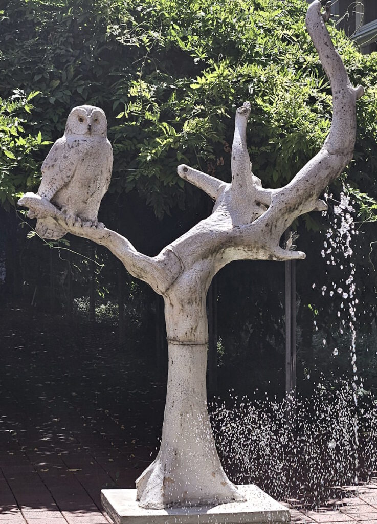 Josef Henselmann Eulen-Brunnen im Angerkloster