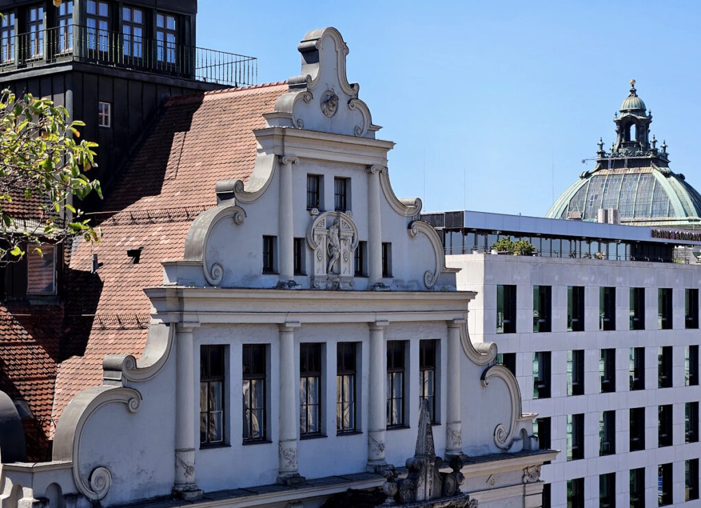 Künstlerhaus, Blick vom Oberpollinger