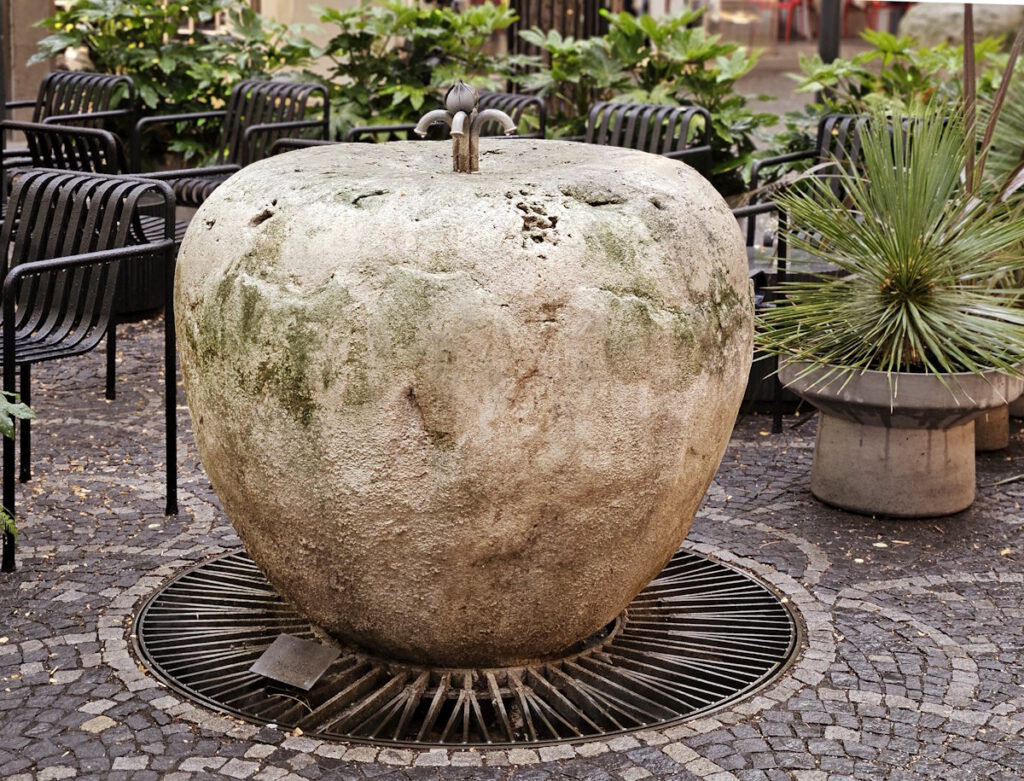 Alfred Reich Brunnen