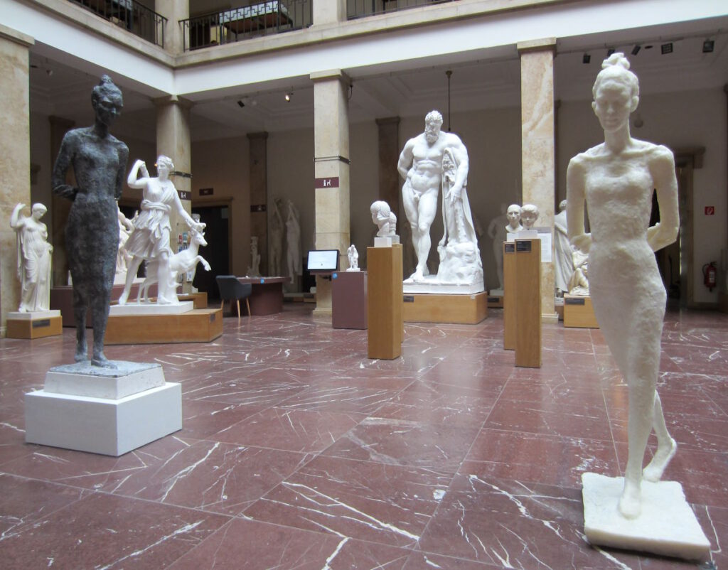 Birgit Eiglsperger: Menschenbilder im Museum für Abgüsse Klassischer Bildwerke München