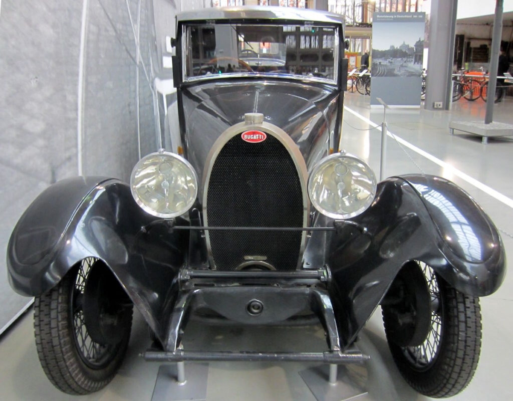 Deutsches Museum Verkehrszentrum: Bugatti CLICK REFRESH
