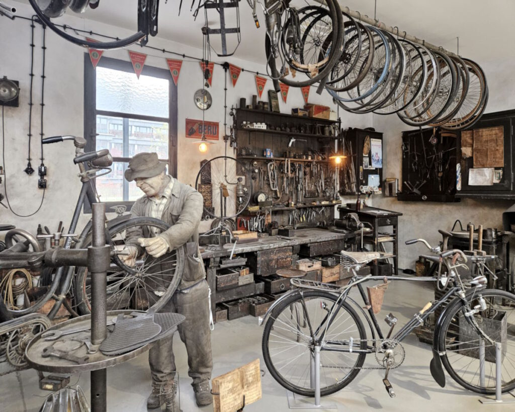 Deutsches Museum Verkehrszentrum: Fahrradwerkstatt CLICK REFRESH
