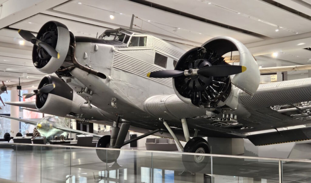 Junkers Ju 52 im Deutschen Museum CLICK REFRESH