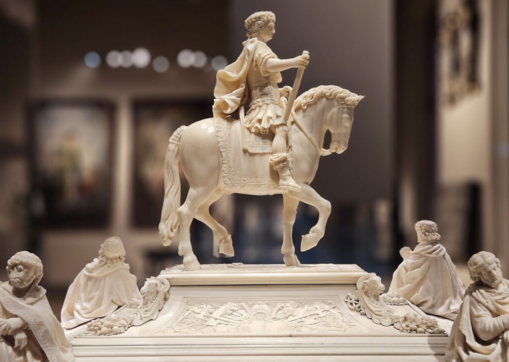 Bayerisches Nationalmuseum München: Münzschrein PRESS REFRESH