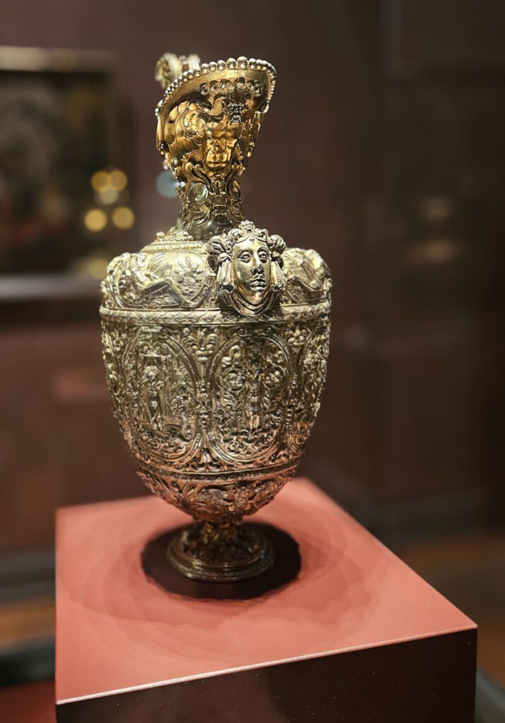Bayerisches Nationalmuseum München: Kanne PRESS REFRESH