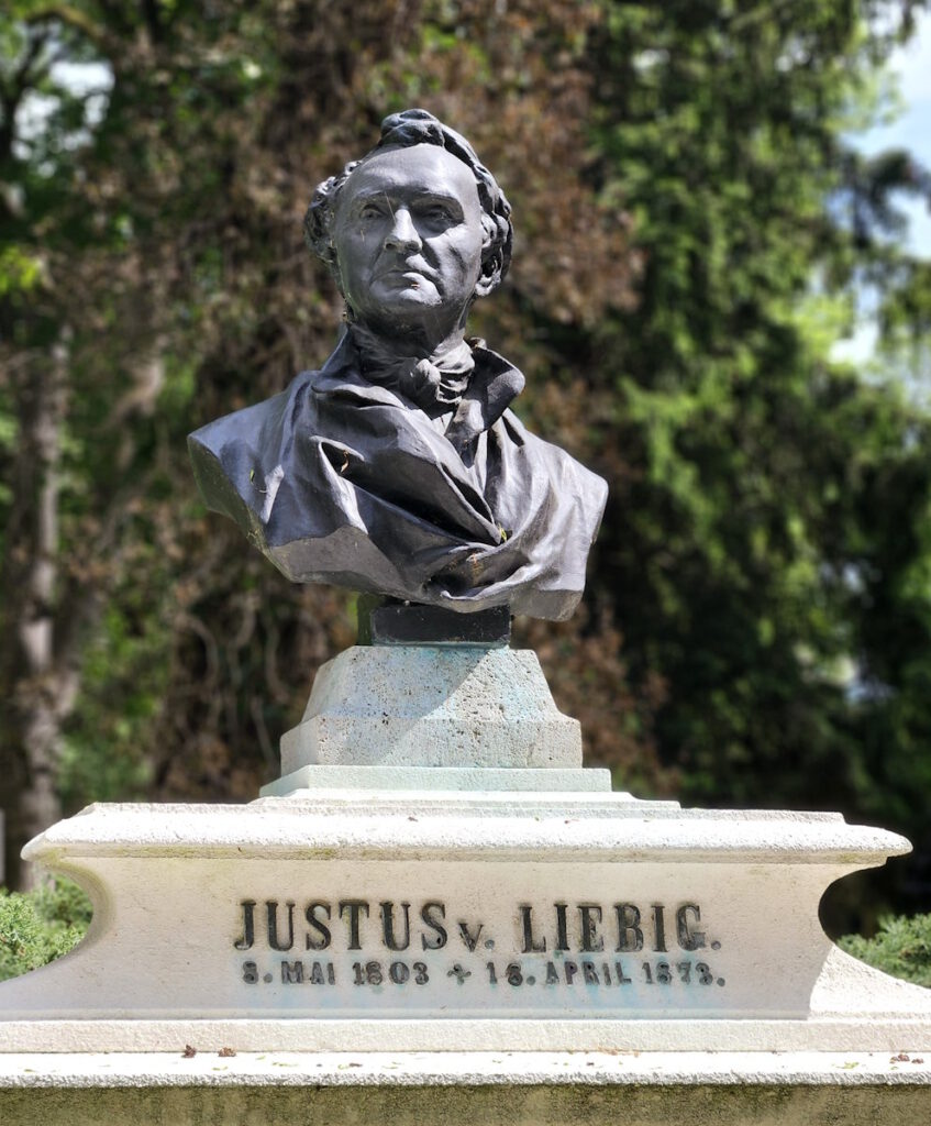 Alter Südfriedhof München: Justus von Liebig