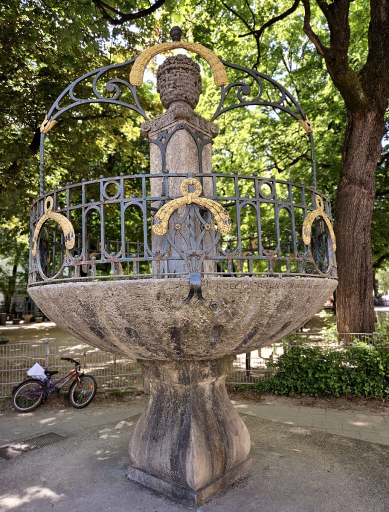 Roecklbrunnen in München