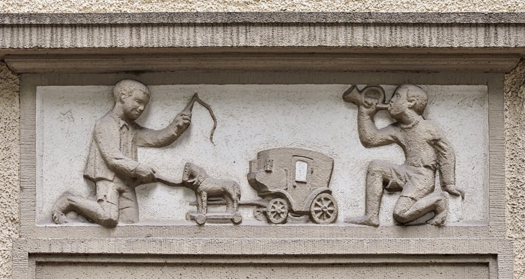 Relief Ansprengerstraße 6 Schwabing