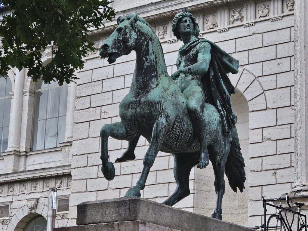 Castor und Pollux vor der Akademie