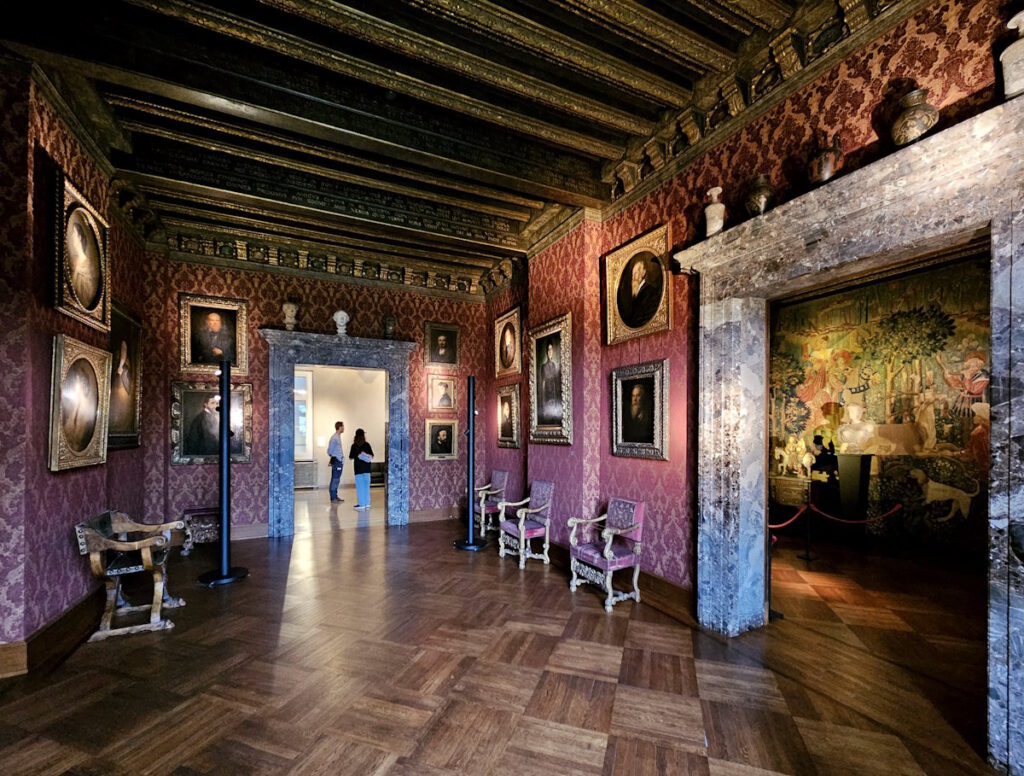Lenbachhaus historische Räume