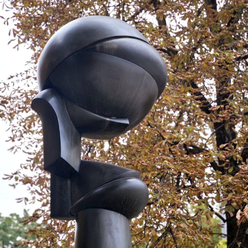 Fritz Koenig Große Kugelkopfsäule