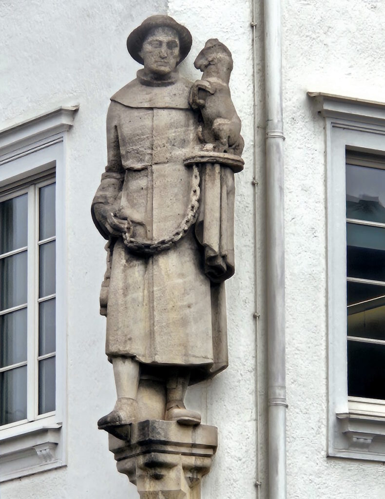 Leonhard Fassadenfigur Türkenstraße
