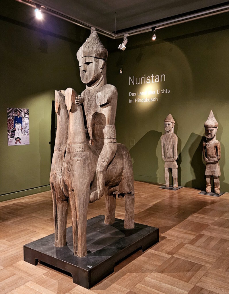 Nuristan Reiterstatue Mahamurats