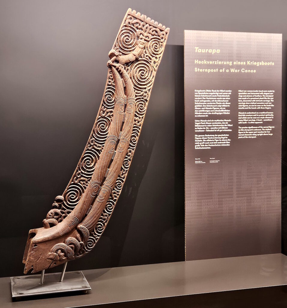 Hecksteven eines Kriegsbootes