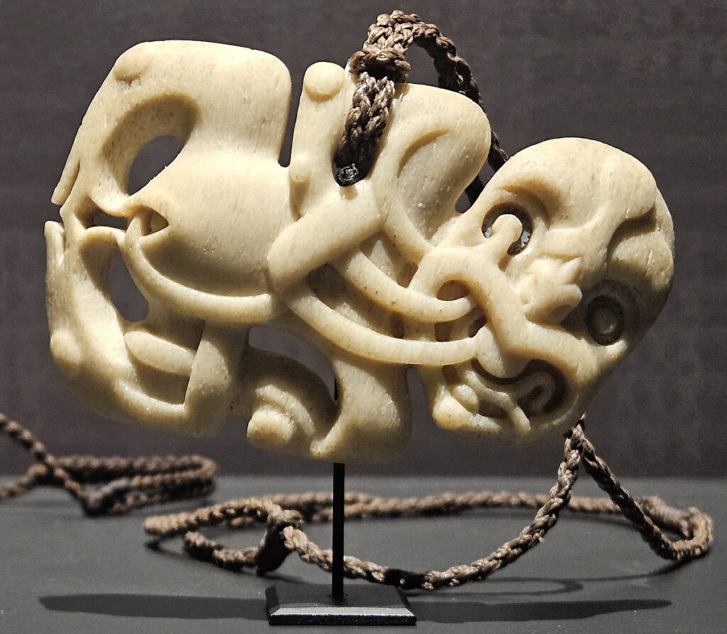 Matthew Thornton: Taonga aus Walknochen