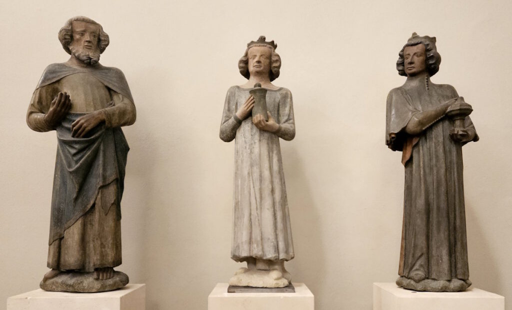 Lorenzkapelle im Alten Hof Figuren