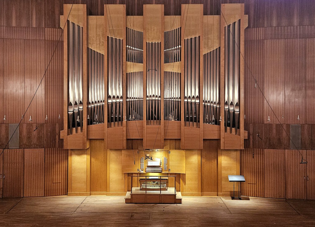 Musik-Hochschule München: Kuhn-Orgel im Großen Konzertsaal