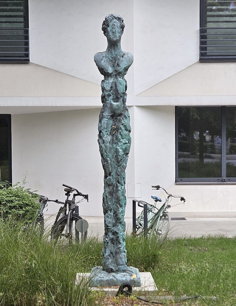 Armin Baumgarten Bronzefigur