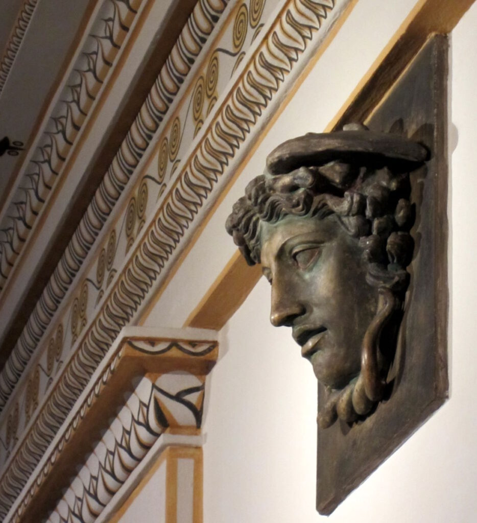 Medusa Rondanini im Vestibül der Stuck Villa