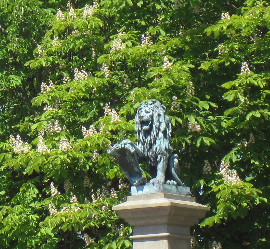 Kriegerdenkmal in Unterföhring CLICK REFRESH
