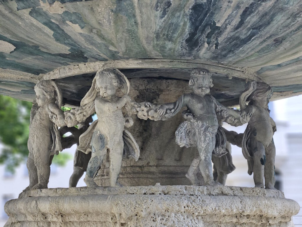 Reiherbrunnen am Regerplatz in München