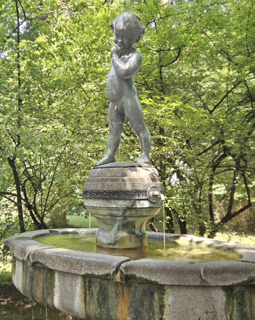 Joseph-Ruederer-Gedächtnis-Brunnen in den Maximiliansanlagen