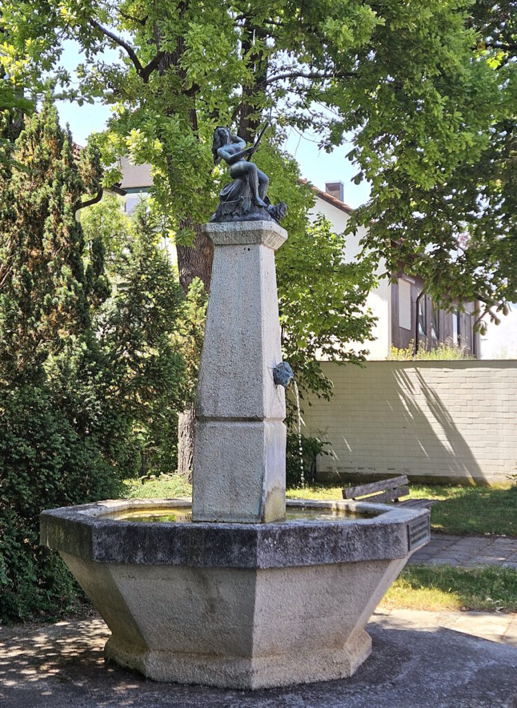 Josef Kaltenbach Druden-Brunnen