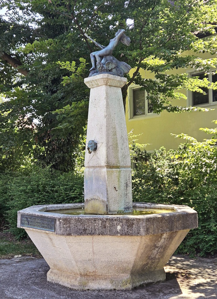 Josef Kaltenbach Druden-Brunnen