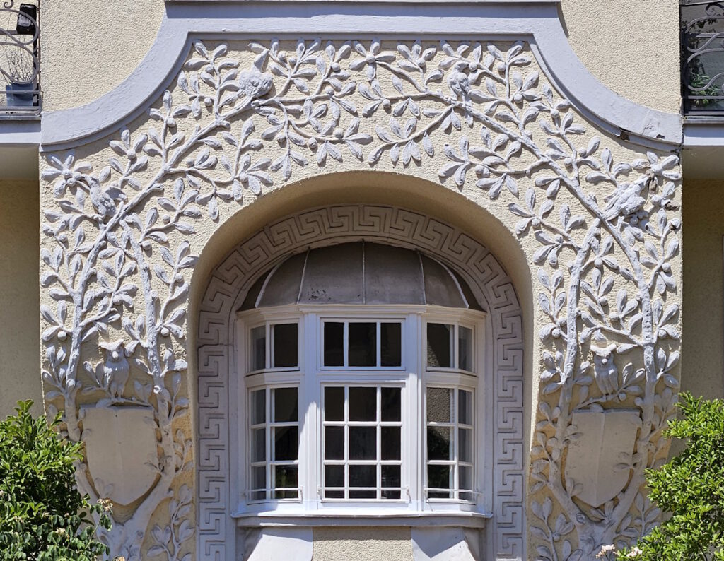 Jugendstil-Fassade Bothmerstraße 7 Neuhausen